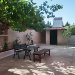 Sunrise Sanctuary Дом отдыха Mandoukata